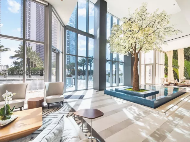 4-bedroom condo for sale in Miami - 851 NE 1st Ave 3211 - MondialRealty