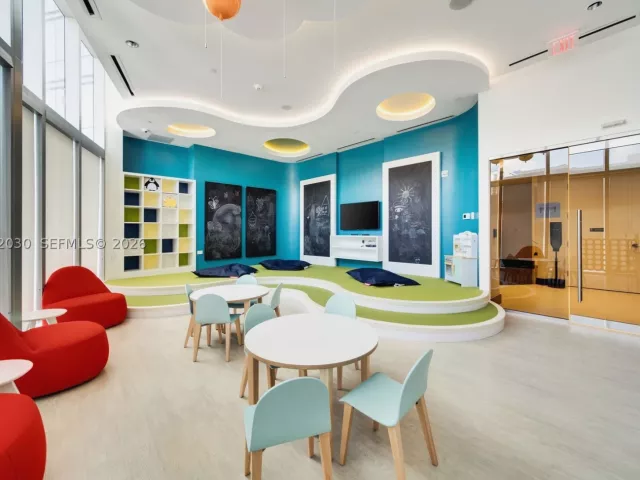 4-bedroom condo for sale in Miami - 851 NE 1st Ave 3211 - MondialRealty