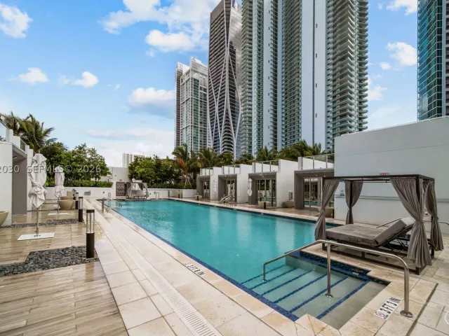 4-bedroom condo for sale in Miami - 851 NE 1st Ave 3211 - MondialRealty