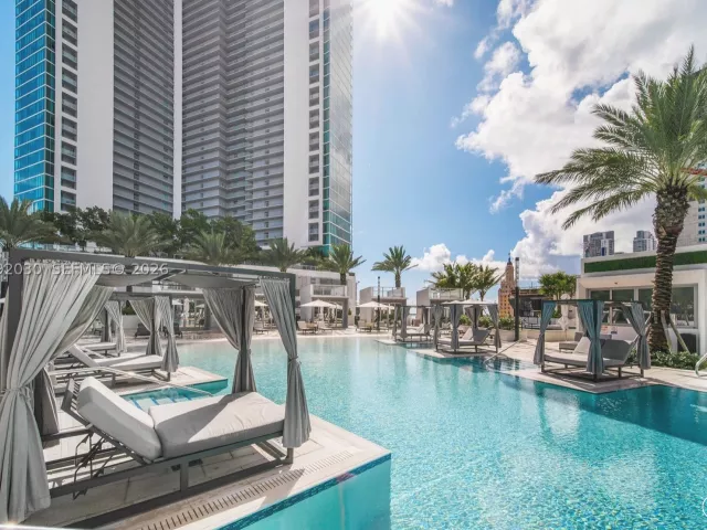 4-bedroom condo for sale in Miami - 851 NE 1st Ave 3211 - MondialRealty