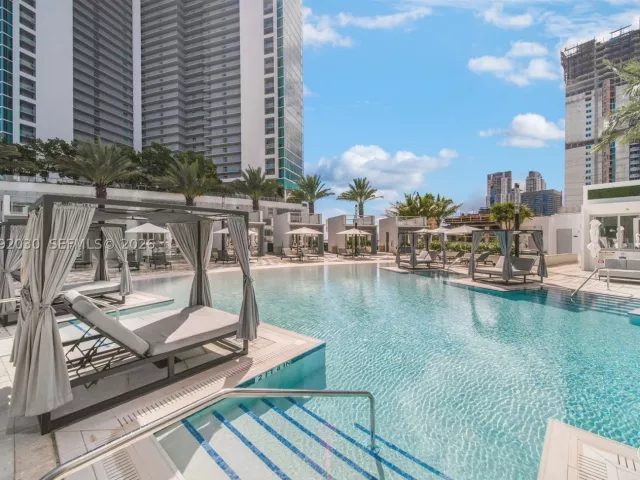 4-bedroom condo for sale in Miami - 851 NE 1st Ave 3211 - MondialRealty