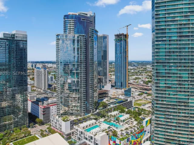 4-bedroom condo for sale in Miami - 851 NE 1st Ave 3211 - MondialRealty