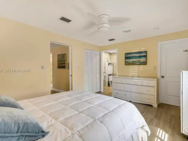 3-bedroom home for sale in Fort Lauderdale - 222 SW 7th St - MondialRealty