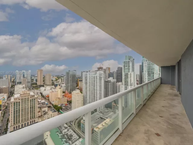 2-bedroom condo for sale in Miami - 50 Biscayne Blvd 4111 - MondialRealty