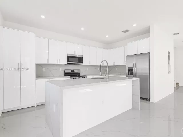 5-bedroom home for sale in Miami - 22555 SW 125th Ave 13A - MondialRealty
