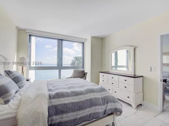 2-bedroom condo for sale in Miami - 1331 Brickell Bay Dr 903 - MondialRealty
