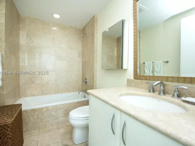 2-bedroom condo for sale in Miami - 1331 Brickell Bay Dr 903 - MondialRealty