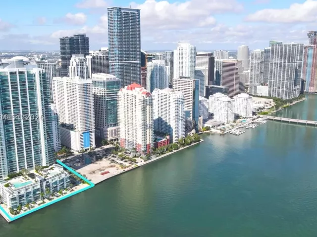 2-bedroom condo for sale in Miami - 1331 Brickell Bay Dr 903 - MondialRealty