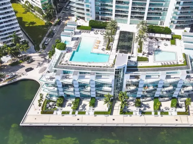 2-bedroom condo for sale in Miami - 1331 Brickell Bay Dr 903 - MondialRealty