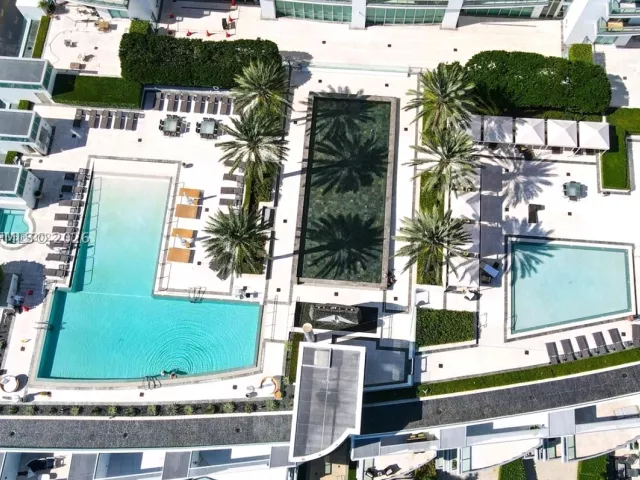 2-bedroom condo for sale in Miami - 1331 Brickell Bay Dr 903 - MondialRealty