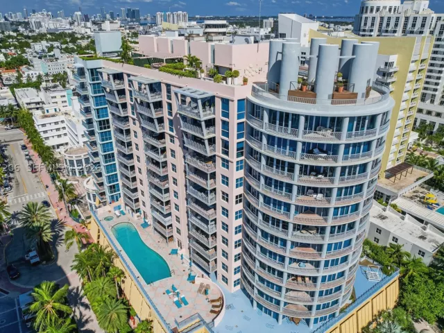 1-bedroom condo for rent in Miami Beach - 1500 Ocean Dr PH-10 - MondialRealty