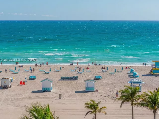 1-bedroom condo for rent in Miami Beach - 1500 Ocean Dr PH-10 - MondialRealty