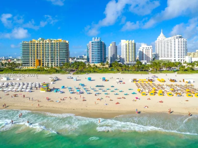 1-bedroom condo for rent in Miami Beach - 1500 Ocean Dr PH-10 - MondialRealty