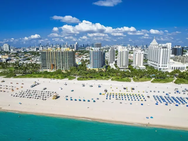 1-bedroom condo for rent in Miami Beach - 1500 Ocean Dr PH-10 - MondialRealty