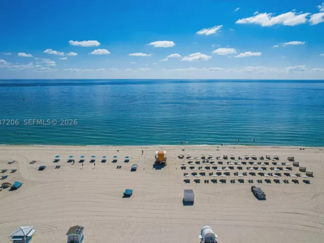 1-bedroom condo for rent in Miami Beach - 1500 Ocean Dr PH-10 - MondialRealty