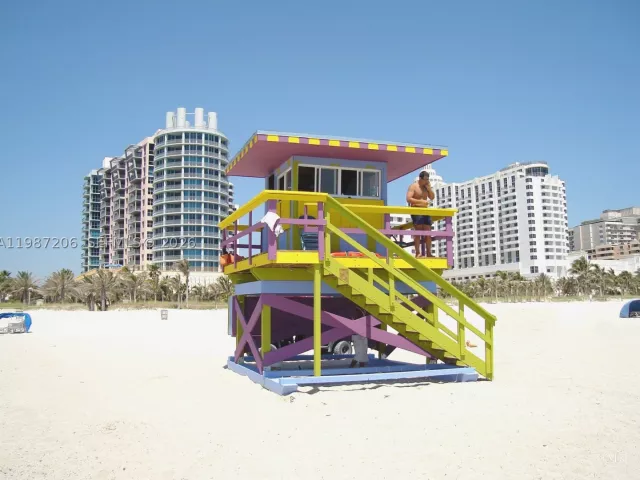 1-bedroom condo for rent in Miami Beach - 1500 Ocean Dr PH-10 - MondialRealty