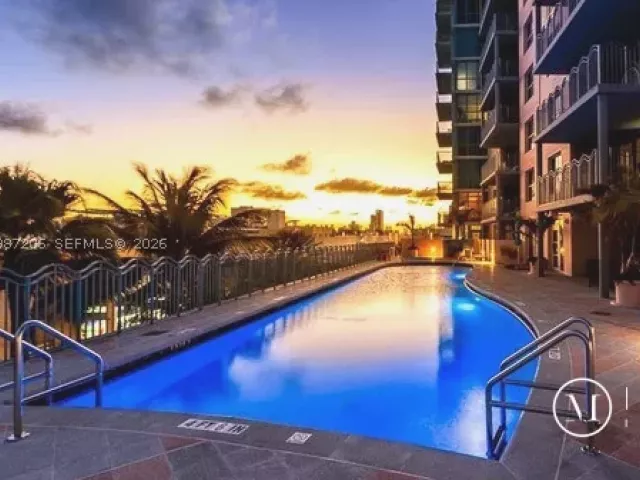 1-bedroom condo for rent in Miami Beach - 1500 Ocean Dr PH-10 - MondialRealty