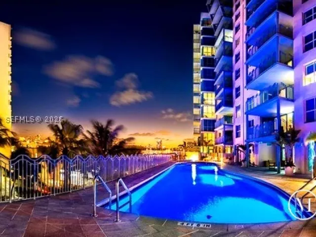 1-bedroom condo for rent in Miami Beach - 1500 Ocean Dr PH-10 - MondialRealty