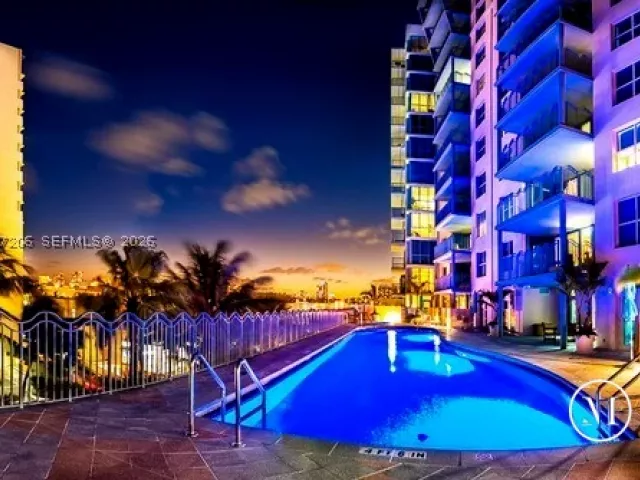 1-bedroom condo for rent in Miami Beach - 1500 Ocean Dr PH-10 - MondialRealty