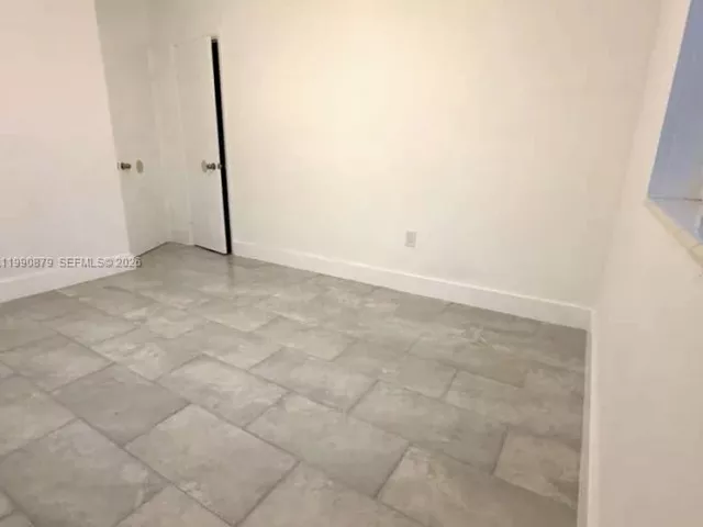 3-bedroom home for rent in Miami - 6339 SW 32nd St - MondialRealty