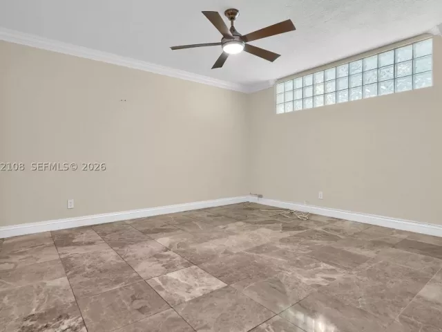 2-bedroom condo for sale in Miami Beach - 5401 Collins Ave 1514 - MondialRealty
