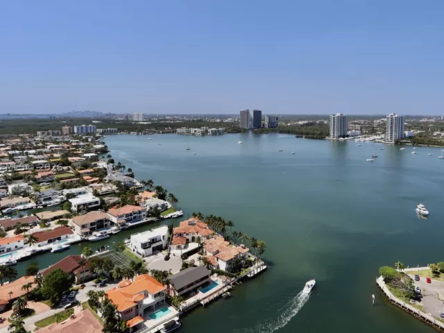 1-bedroom condo for rent in Aventura - 1000 Island Blvd PH2 - MondialRealty