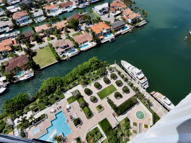 1-bedroom condo for rent in Aventura - 1000 Island Blvd PH2 - MondialRealty