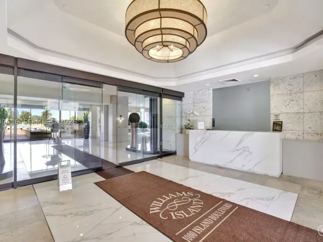 1-bedroom condo for rent in Aventura - 1000 Island Blvd PH2 - MondialRealty