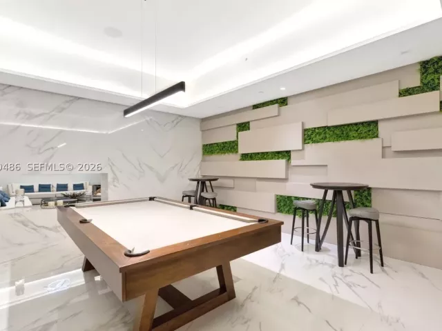 1-bedroom condo for rent in Aventura - 1000 Island Blvd PH2 - MondialRealty