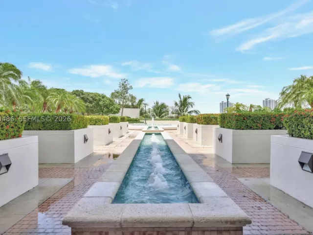 1-bedroom condo for rent in Aventura - 1000 Island Blvd PH2 - MondialRealty