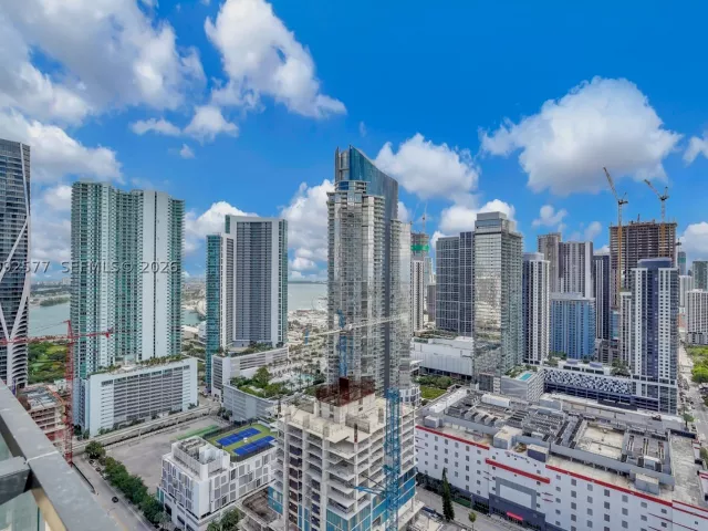 2-bedroom condo for sale in Miami - 20 NE 11th St 2710 - MondialRealty