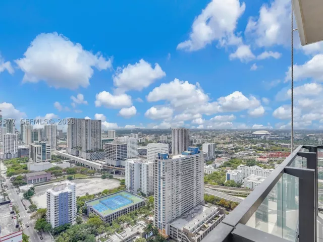 2-bedroom condo for sale in Miami - 20 NE 11th St 2710 - MondialRealty