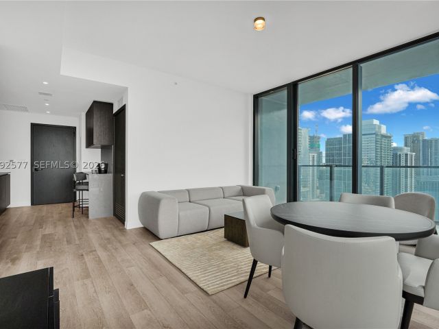 2-bedroom condo for sale in Miami - 20 NE 11th St 2710 - MondialRealty