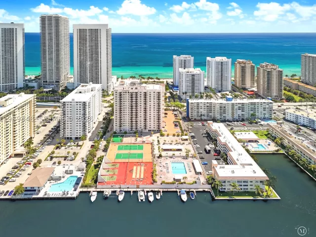 3-bedroom condo for sale in Hallandale Beach - 1865 S Ocean Dr 21C - MondialRealty