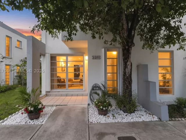 2-bedroom home for sale in Miami - 3599 SW 17th St 3599 - MondialRealty