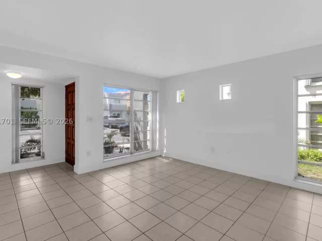 2-bedroom home for sale in Miami - 3599 SW 17th St 3599 - MondialRealty