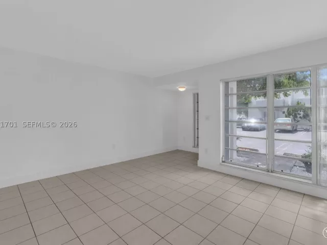 2-bedroom home for sale in Miami - 3599 SW 17th St 3599 - MondialRealty
