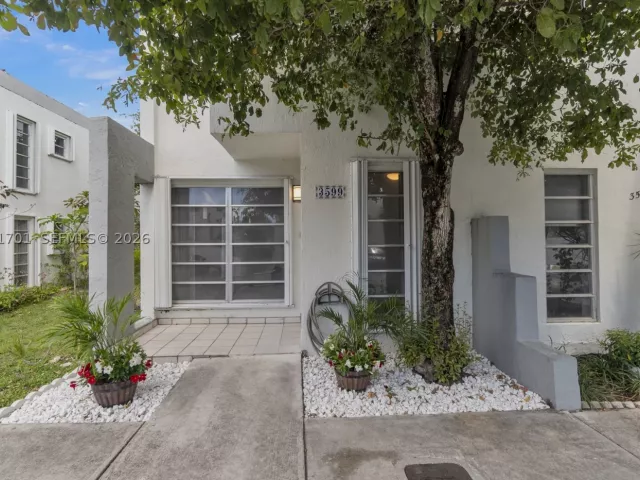 2-bedroom home for sale in Miami - 3599 SW 17th St 3599 - MondialRealty