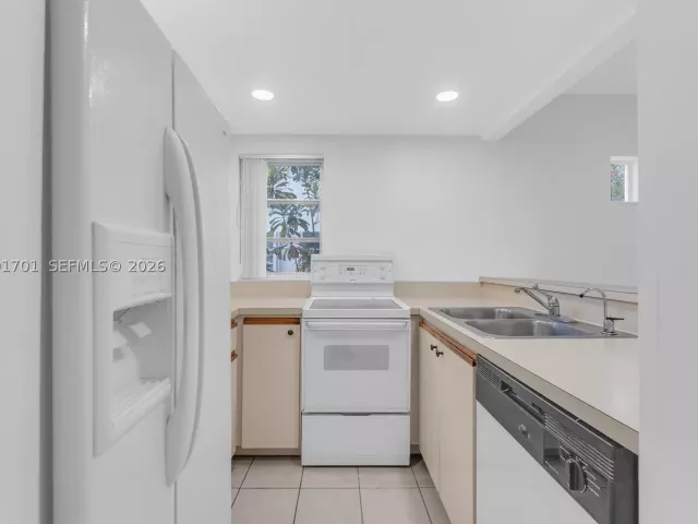 2-bedroom home for sale in Miami - 3599 SW 17th St 3599 - MondialRealty