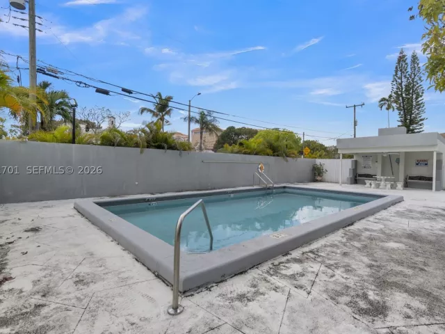 2-bedroom home for sale in Miami - 3599 SW 17th St 3599 - MondialRealty