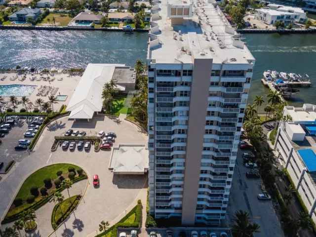 2-bedroom condo for sale in Hallandale Beach - 1965 S Ocean Dr 9F - MondialRealty