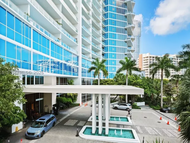 3-bedroom condo for sale in Miami - 2020 N Bayshore Dr 2502 - MondialRealty