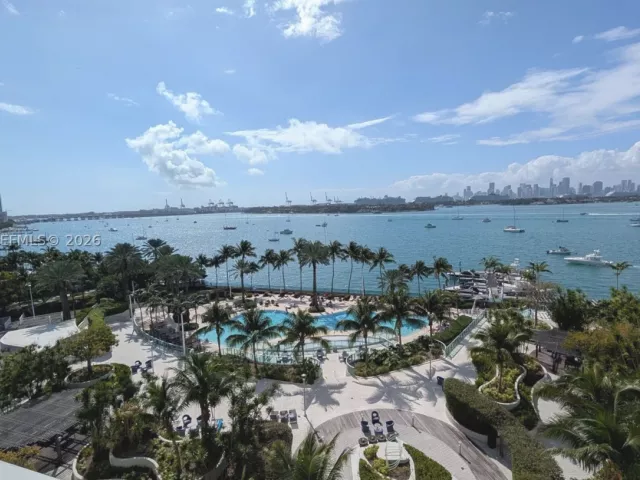 2-bedroom condo for rent in Miami Beach - 1500 Bay Rd 822S - MondialRealty