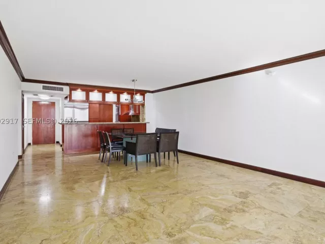 2-bedroom condo for rent in Miami Beach - 5555 Collins Ave 12N - MondialRealty