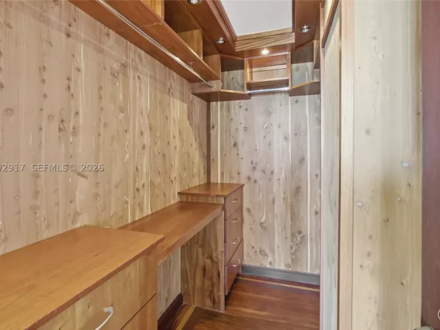 2-bedroom condo for rent in Miami Beach - 5555 Collins Ave 12N - MondialRealty