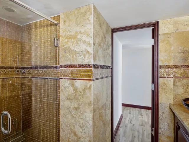 2-bedroom condo for rent in Miami Beach - 5555 Collins Ave 12N - MondialRealty