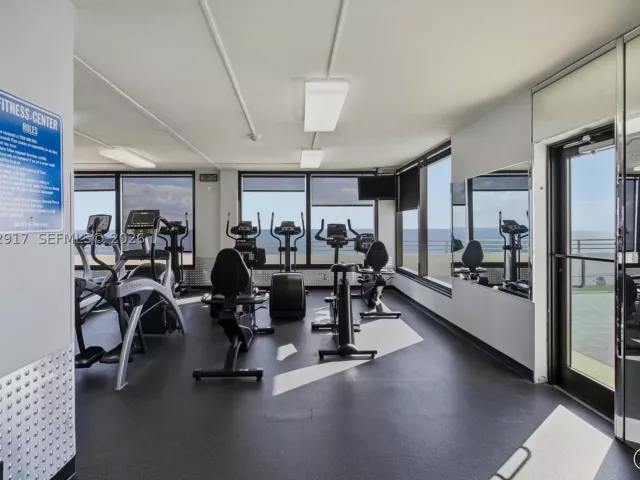 2-bedroom condo for rent in Miami Beach - 5555 Collins Ave 12N - MondialRealty