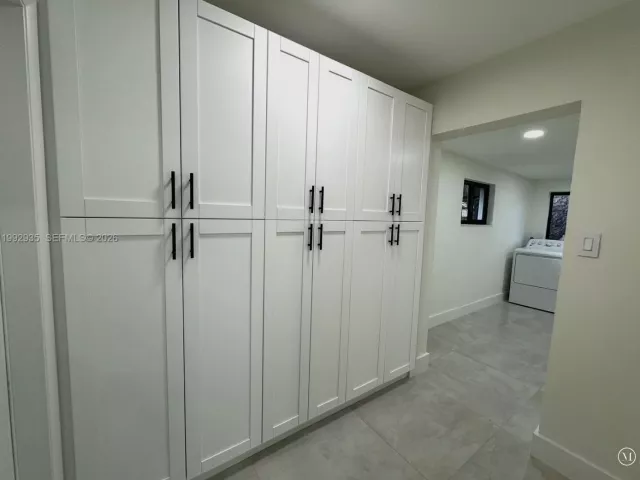 3-bedroom home for rent in Fort Lauderdale - 1341 SW 10th St 0 - MondialRealty