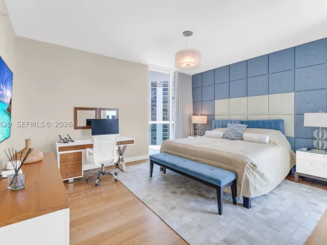 3-bedroom condo for sale in Aventura - 19400 Turnberry Way 2011 - MondialRealty