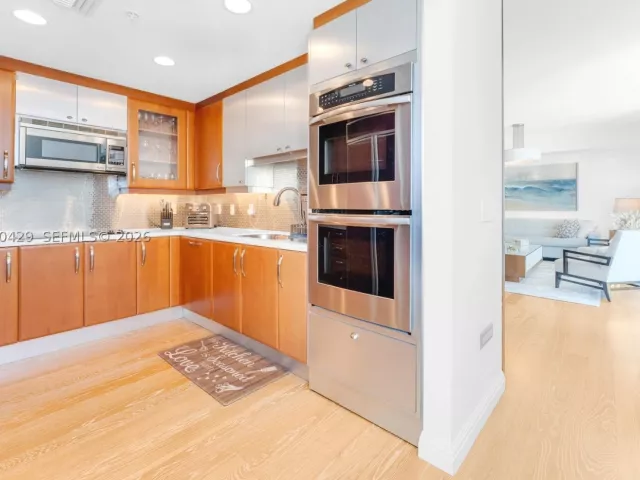 3-bedroom condo for sale in Aventura - 19400 Turnberry Way 2011 - MondialRealty